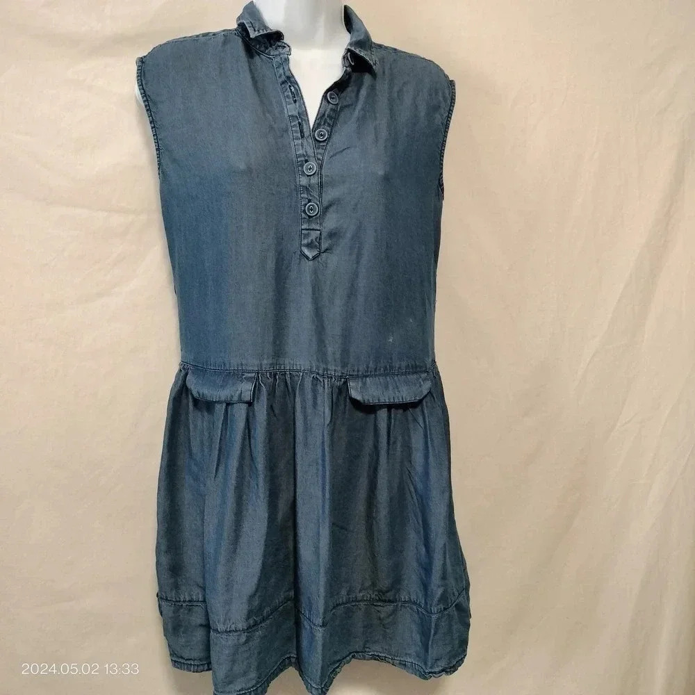 L'Amour Nanette Leopore Size Medium Blue Chambray Dress Sleeveless